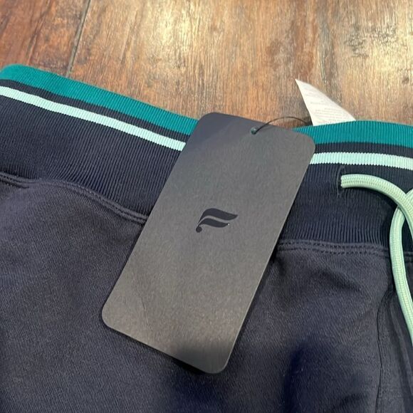 Fabletics The Lafayette Shorts size M NWT classic navy perfect for training - Picture 6 of 11